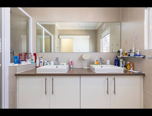 4 BEDROOM FREESTANDING FOR SALE IN SUNNINGDALE